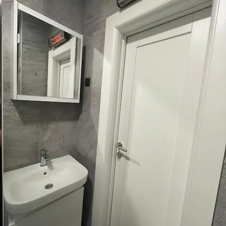 Joy Vracar 3 Bedrooms 2 Bathrooms Appartement Belgrade