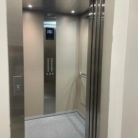 Joy Vracar 3 Bedrooms 2 Bathrooms Appartement Belgrade