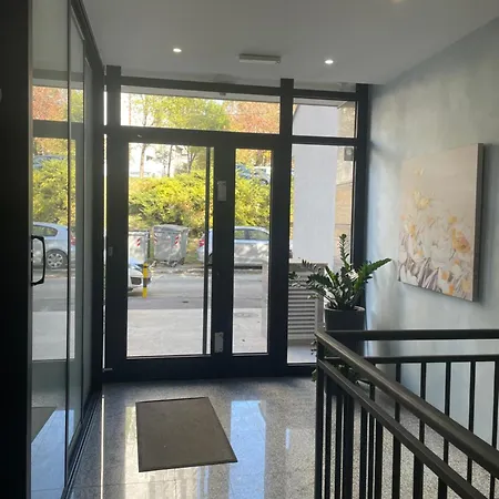 Lägenhet Joy Vracar 3 Bedrooms 2 Bathrooms Belgrad