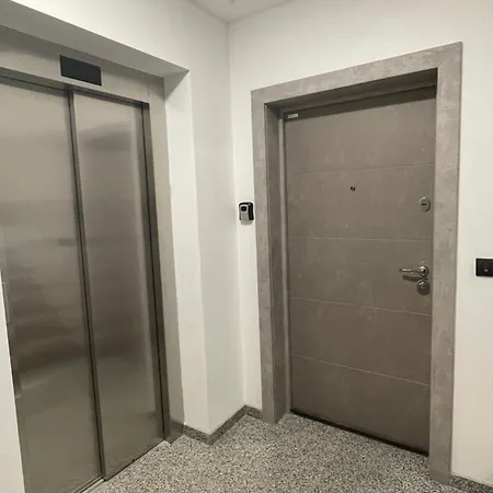 Joy Vracar 3 Bedrooms 2 Bathrooms