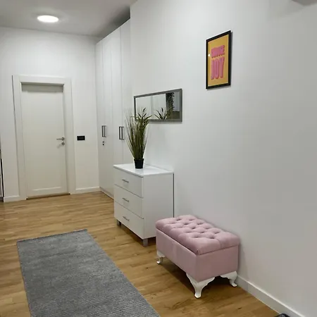 Lägenhet Joy Vracar 3 Bedrooms 2 Bathrooms