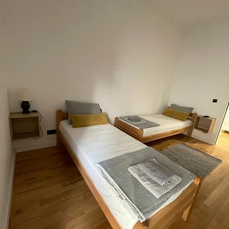 Joy Vracar 3 Bedrooms 2 Bathrooms *